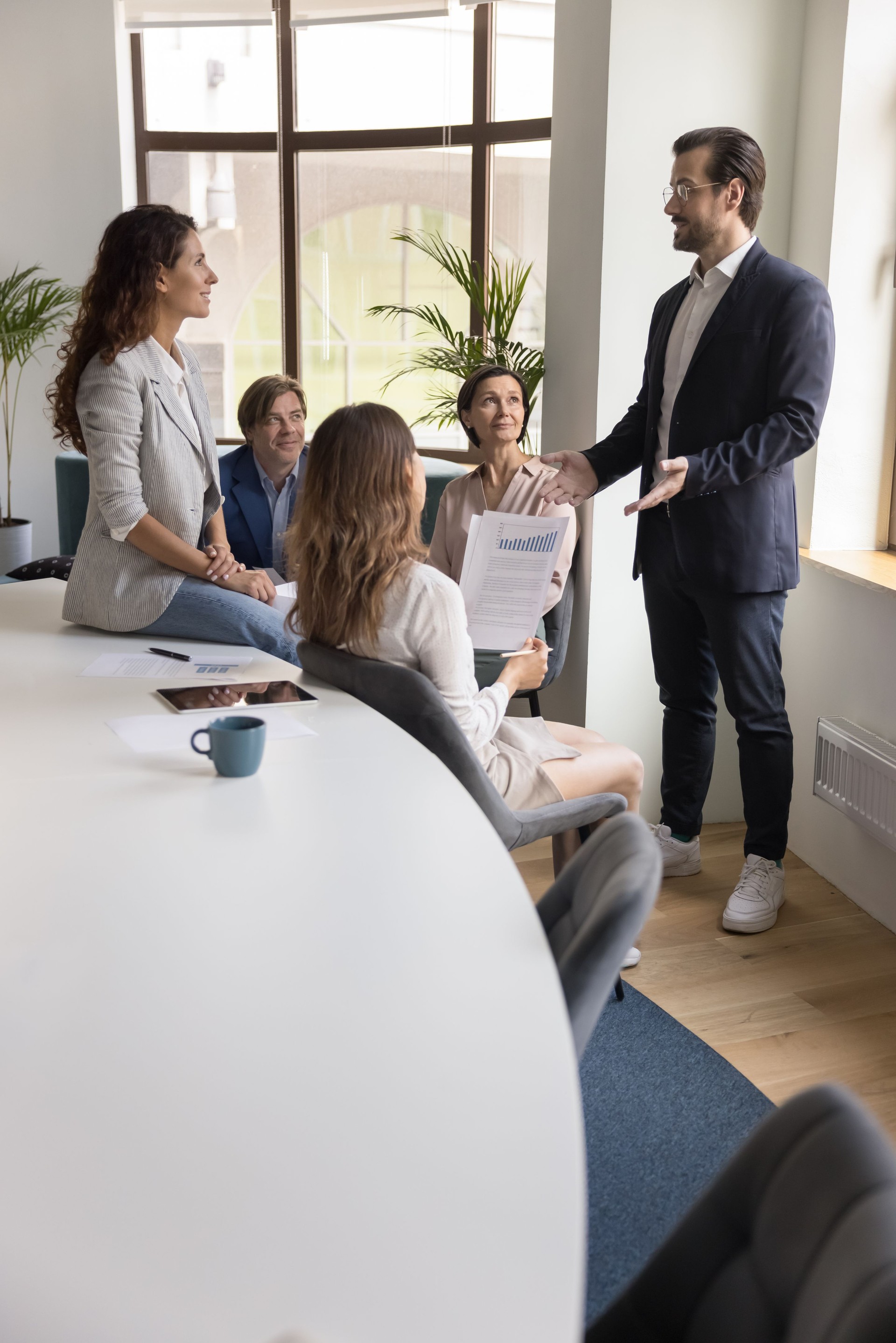 Boss explain project details, share business strategy during corporate briefing
